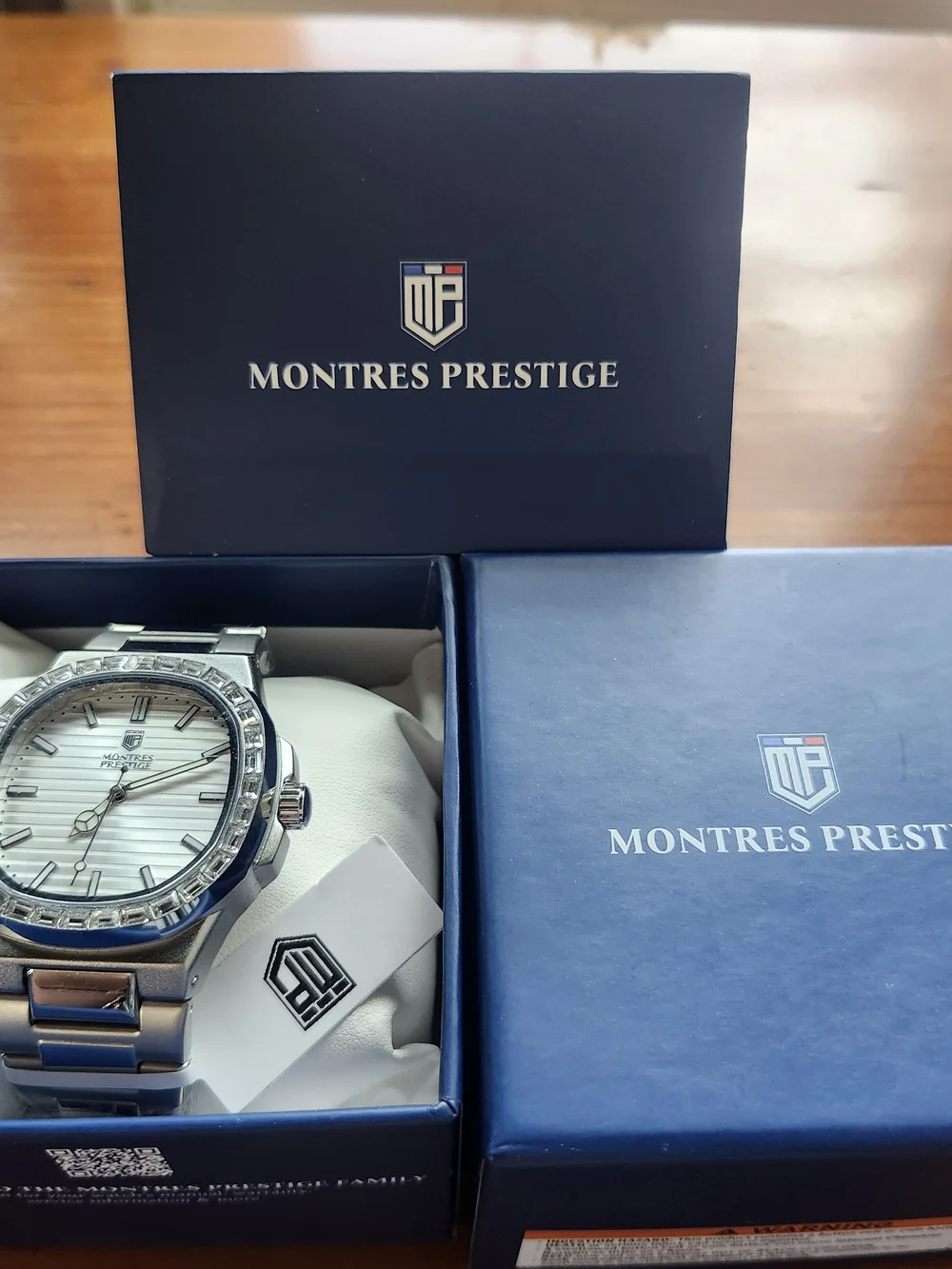 Invicta Montres Prestige Silver Crystal Bezel Watch with White Dial